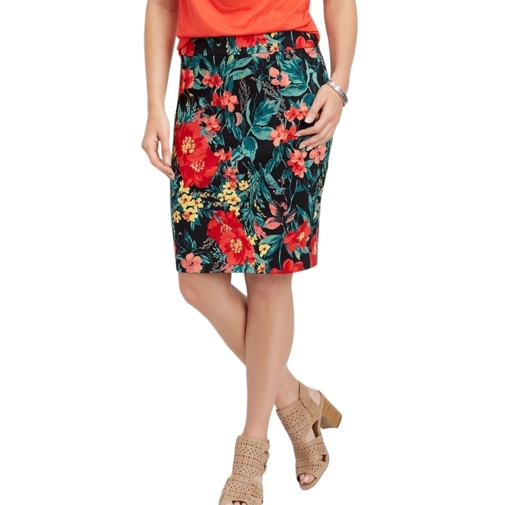 NWT Maurices Soft and Stretchy Floral Summer Print Pencil Skirt Size Women's M
